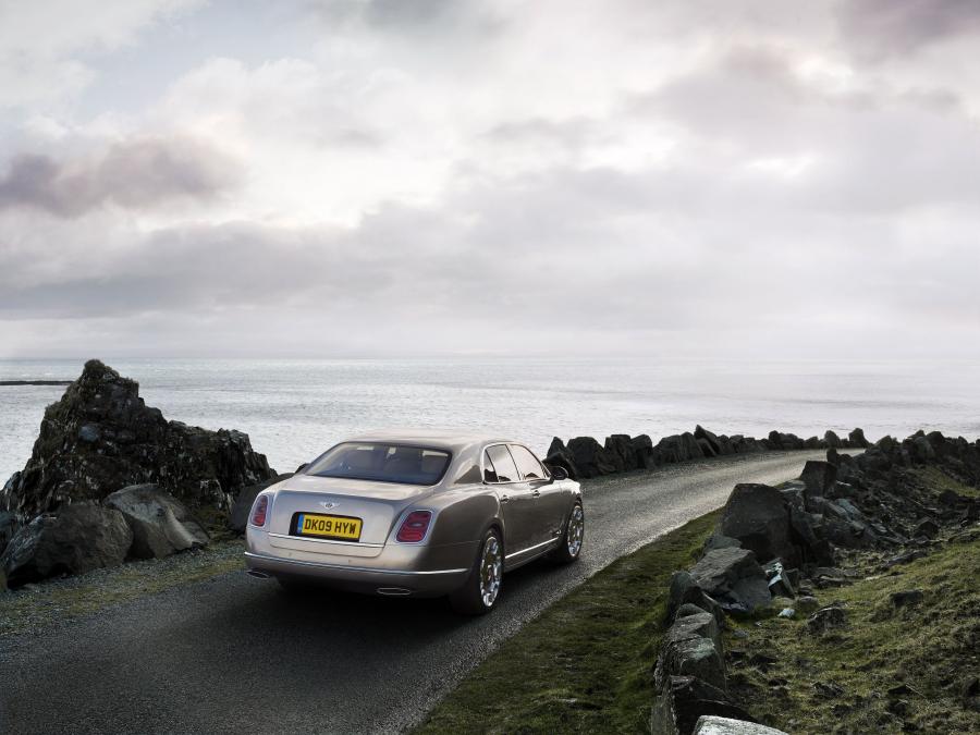  Bentley Mulsanne 2010 года  (фото 31 из 262)